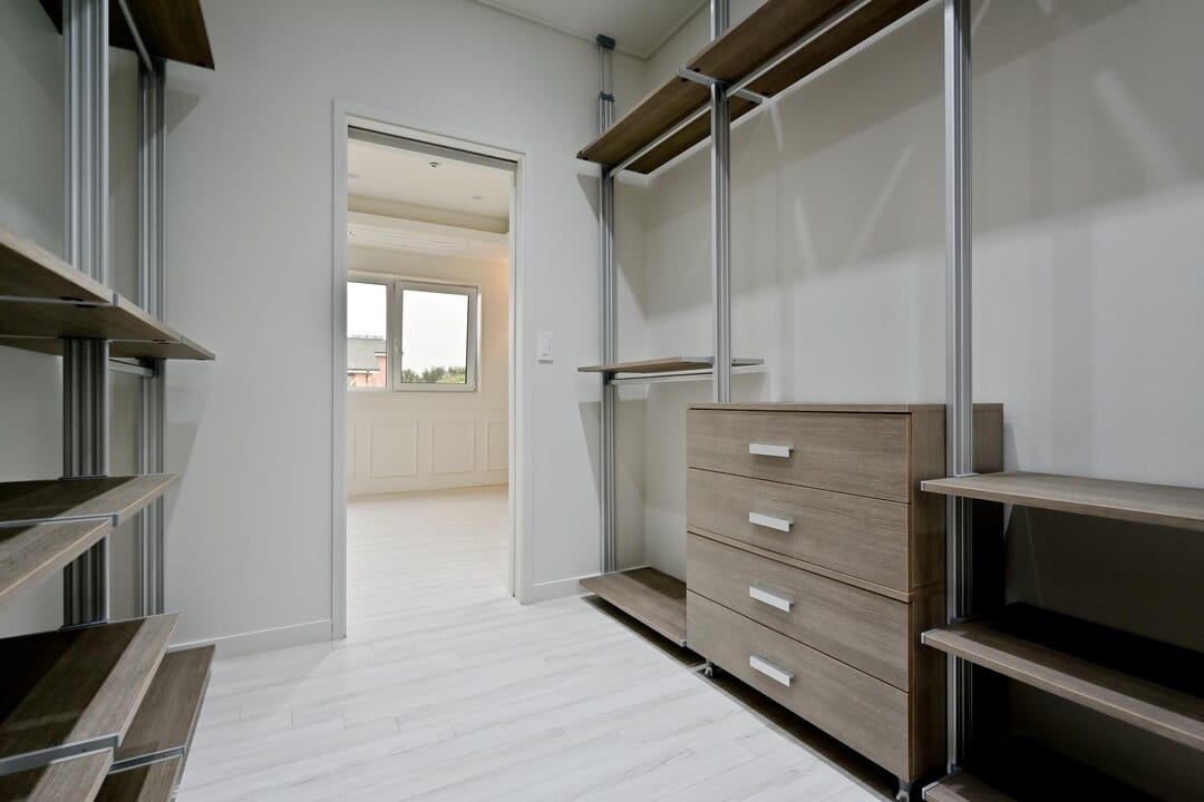 Innovative Walk-In Wardrobe Designs Brisbane for Extra Space