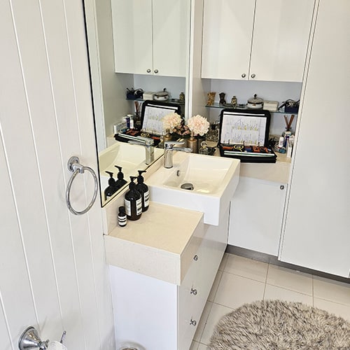 clayfield-ensuite-before clayfield-ensuite-before
