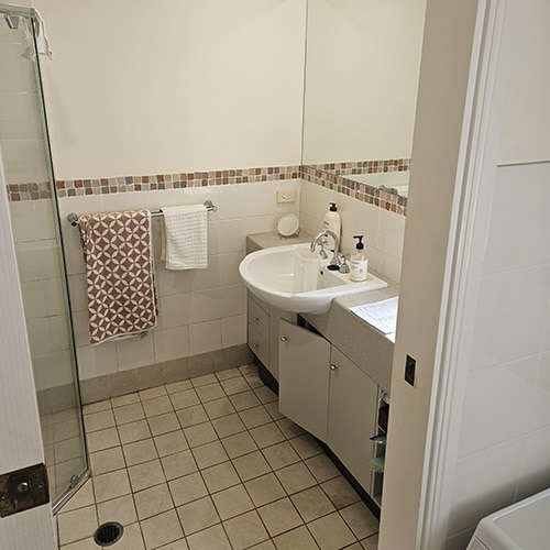woodrow-drive-ensuite-before woodrow-drive-ensuite-before